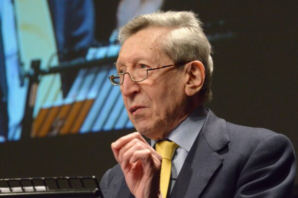 Intervista a Sergio Romano: “La leadership di Biden non c’è più, Draghi non ha lo stemma dell’Italia sul petto”