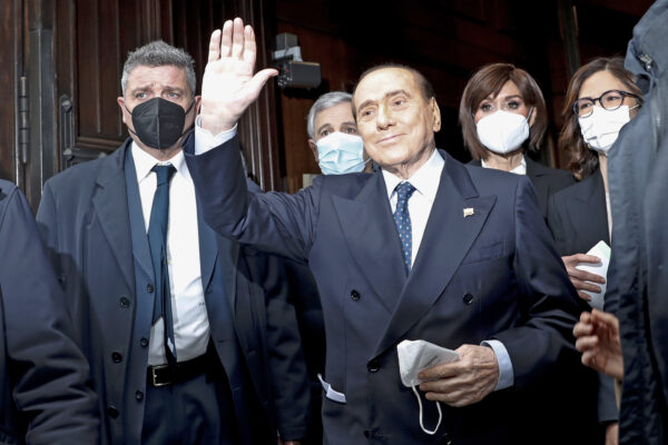 Berlusconi va risarcito: dopo 20 anni di insulti e gogna merita il Quirinale