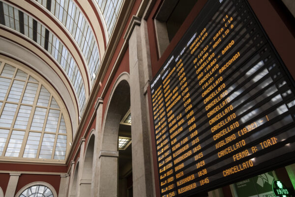 Foto Marco Alpozzi/LaPresse 
19 Marzo 2020 Torino, Italia 
Cronaca
Emergenza COVID-19 (Coronavirus)  in Piemonte – Torino durante la quarantena 
Nella foto:  Trani cancellati a Torino 

Photo Marco Alpozzi/LaPresse 
March 19, 2020 Turin, Italy 
News
COVID-19 (Coronavirus) emergency in Piedmont – Turin during lockdown 
In the pic: Deleted Train in from Turin