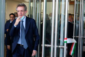 Caso Moretto, Ruotolo e de Giovanni tirano le orecchie a Manfredi