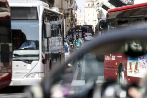 Schianto in monopattino, 34enne muore dopo scontro con auto Schianto in monopattino, 34enne muore dopo scontro con auto