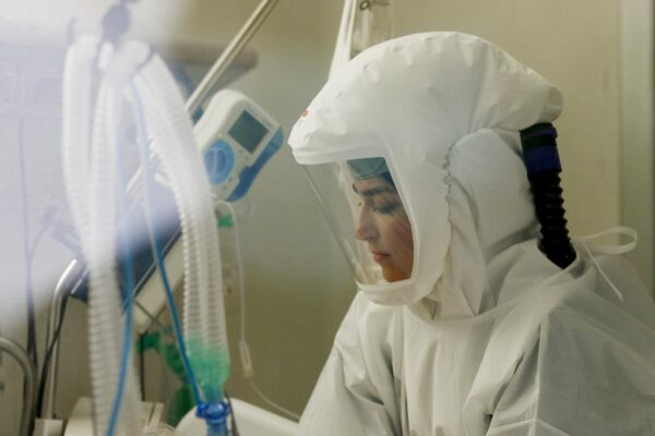 Neonato positivo al Covid dopo la nascita, è il paziente più piccolo in terapia intensiva