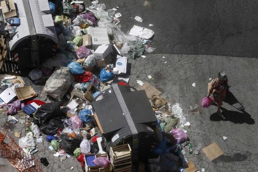 Roma Caput Mundi della ‘monnezza’, Time Out la incorona capitale più sporca del pianeta