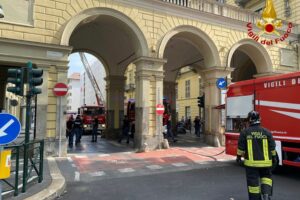 Incendio a Torino, domate le fiamme durante la notte 