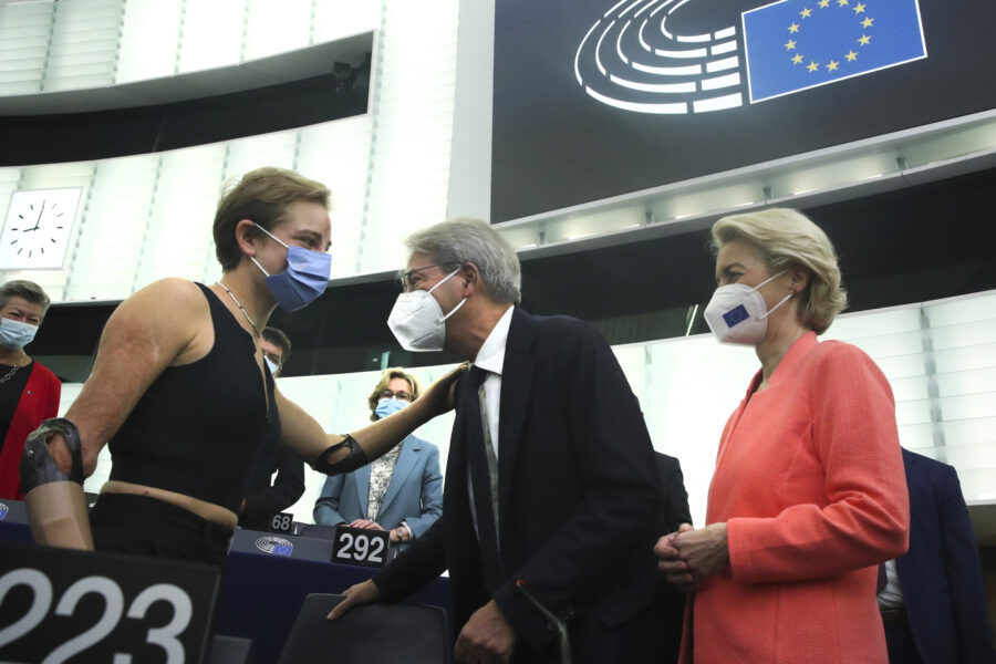 L’Europarlamento si inchina a Bebe Vio, von der Leyen cita la campionessa paralimpica