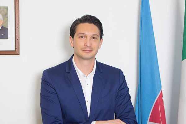 Reddito di residenza attiva, cosa è e cosa cambia rispetto a quello di cittadinanza