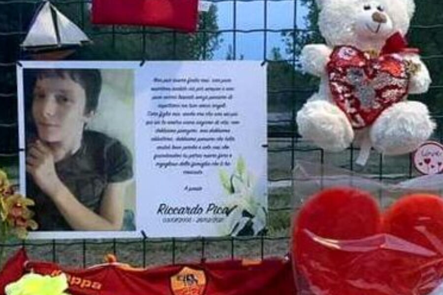 “Morto di paura”: l’autopsia su Riccardo Pica, 16enne inseguito con l’accetta in un parco