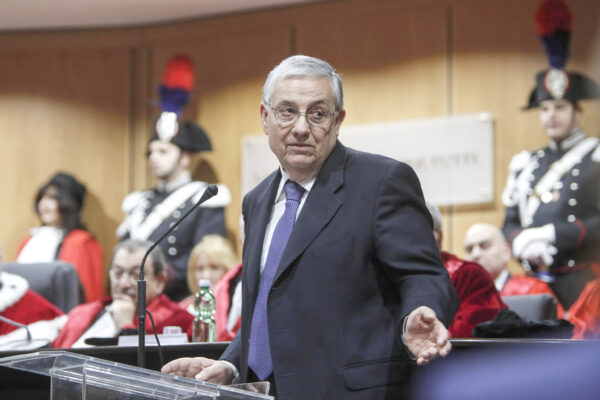 L’accusa di Fava: “Denuncia su Pignatone archiviata senza sentirmi”