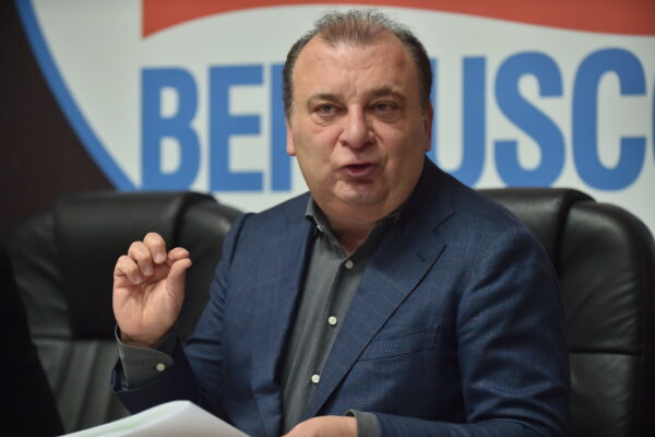 Regionali Campania, Martusciello a caccia: “Aperti ai centristi, classe dirigente De Luca sconosciuta, mio amico ha scoperto ora che assessore è vicino di casa” Regionali Campania, Martusciello a caccia: “Aperti ai centristi, classe dirigente De Luca sconosciuta, mio amico ha scoperto ora che assessore è vicino di casa”