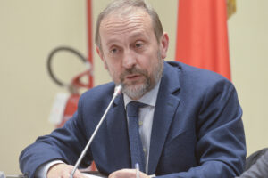 Intervista a Stefano Ceccanti: “Bettini sbaglia, il futuro del Pd è draghizzare il centrosinistra” Intervista a Stefano Ceccanti: “Bettini sbaglia, il futuro del Pd è draghizzare il centrosinistra”