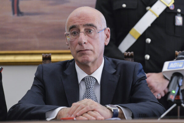 Procura di Roma, slitta ancora la nomina: si continua a trattare sui nomi di Viola e Lo Voi