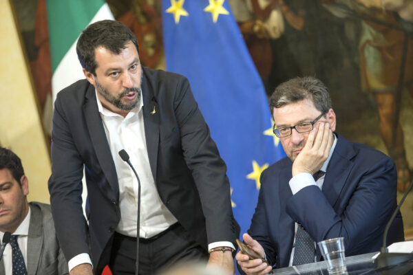 Terremoto nella Lega, Giorgetti ‘sperona’ Salvini e si candida a leader dell’area moderata