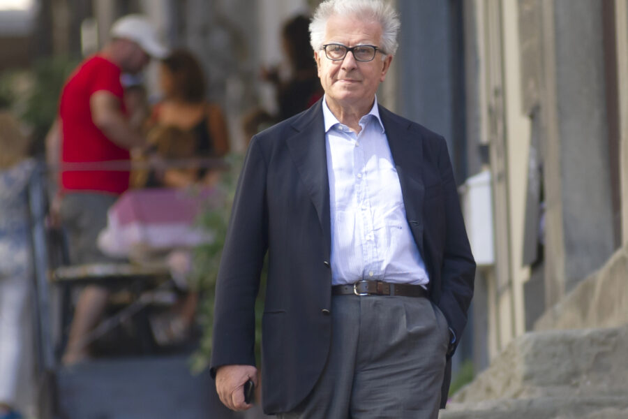 Intervista a Luigi Zanda: “Il Pd è sano, è l’architrave del governo Draghi”