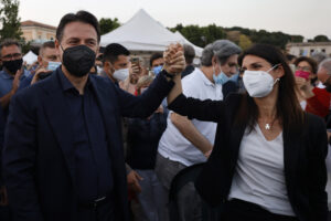 Finanziamenti al M5S, chi paga le spese di Conte e Raggi?