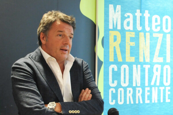 Inchiesta Open, Renzi in procura a Firenze per la sua memoria difensiva: “Processo politico, pm hanno violato la Costituzione”