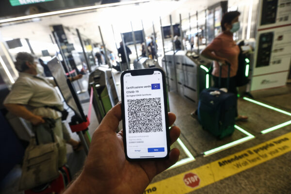 STAZIONE DI ROMA TERMINI GREEN PASS OBBLIGATORIO PER VIAGGIARE SUI TRENI
