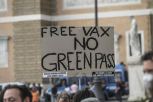 Niente santa inquisizione contro i no vax: è illiberale Niente santa inquisizione contro i no vax: è illiberale