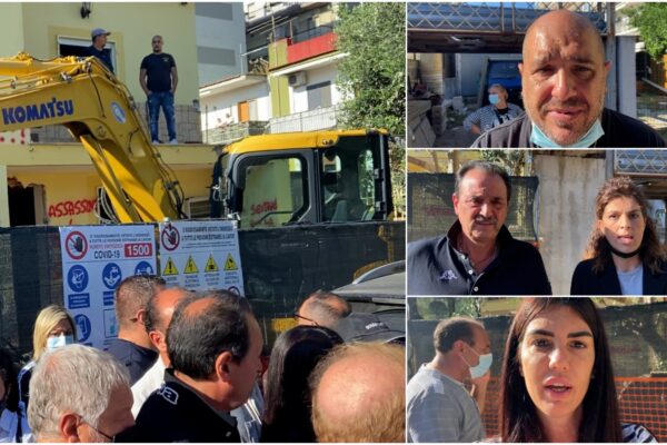 Dramma abusivismo a Napoli, palazzina abbattuta e quattro bimbi in strada: “Trattati come animali”