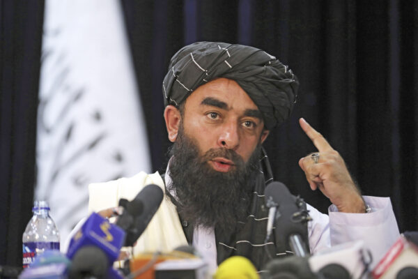 Il governo talebano al debutto, agli esteri in pole il figlio del Mullah Omar Il governo talebano al debutto, agli esteri in pole il figlio del Mullah Omar