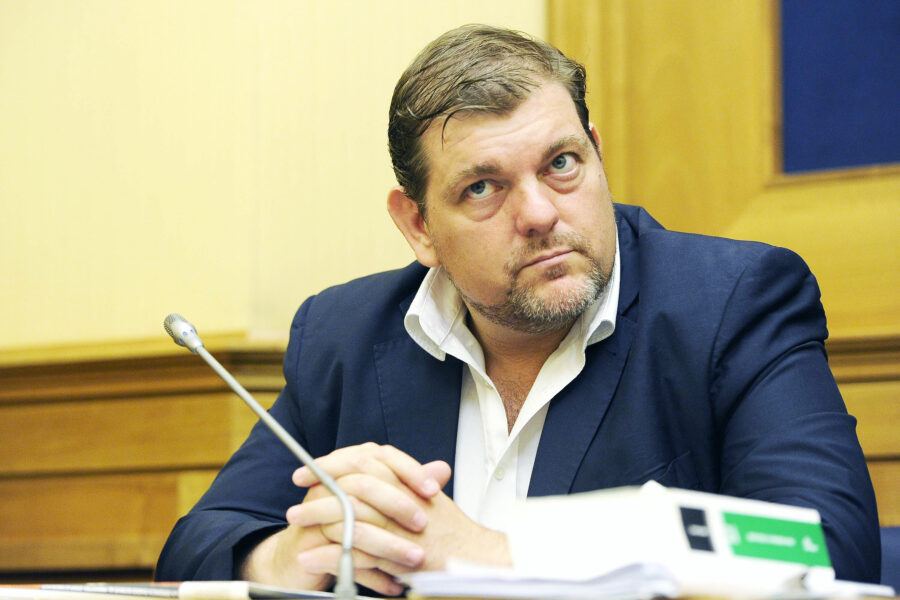 Mattarella e la grazia ad Ambrogio Crespi, ogni tanto la giustizia c’è…