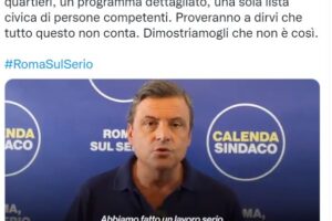 “Ritirati, della polizia non sai nulla”: zuffa social tra Calenda e il vice comandante dei vigili di Roma