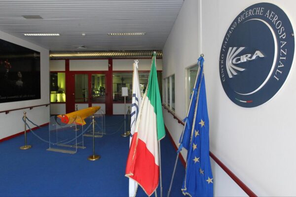 Foto LaPresse – Marco Cantile
11/02/2015 Capua, Italia
Cronaca
Cira – Centro Internazionale Ricerche Aerospaziali – Presentazione del lancio del veicolo spaziale europeo IXV Intermediate eXperimental Vehicle.
Nella foto: l’ingresso del Cira

Photo LaPresse – Marco Cantile
02/11/2015 Capua, Italia
News
Cira – International Centre for Aerospace Research – Presentation of the European launch vehicle station IXV Intermediate eXperimental Vehicle.