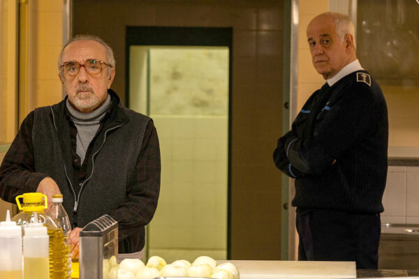 “Ariaferma” scuote il Festival del Cinema di Venezia: in scena l’assurdità del carcere