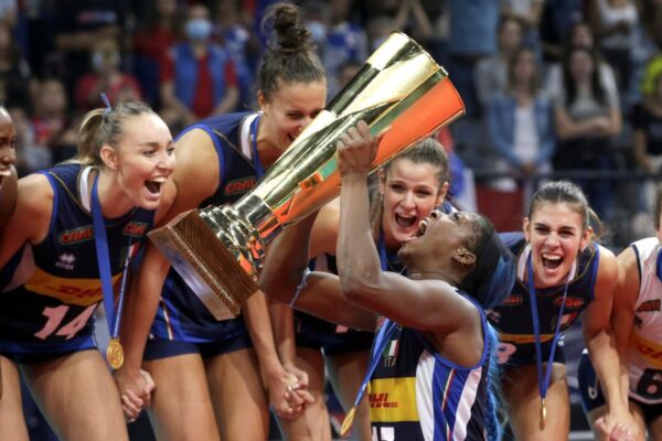 Le Notti Magiche non finiscono mai: l’Italia femminile stravince gli Europei di pallavolo
