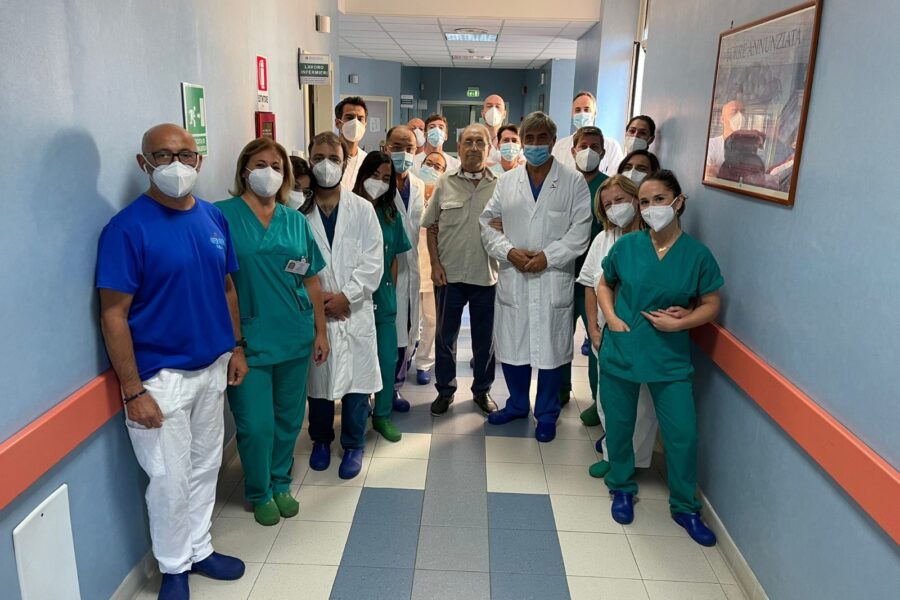 Intervento unico al mondo a Napoli, nonno Gennaro salvato al Cardarelli: “Medici e fede, grazie”