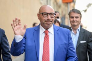 Caos Milano, Bernardo minaccia il ritiro: “Datemi i soldi per la campagna elettorale o mi fermo”