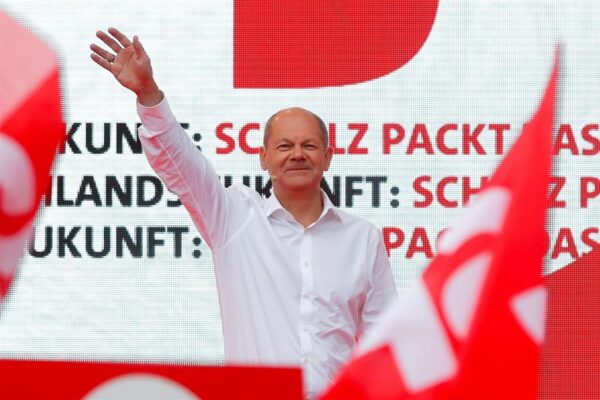 Ottimo risultato per Olaf Scholz e per la Spd. FDP ago della bilancia per una possibile coalizione semaforo Ottimo risultato per Olaf Scholz e per la Spd. FDP ago della bilancia per una possibile coalizione semaforo