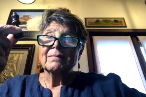 Silvana De Mari sospesa, il medico no-vax si paragona a Gandalf: “Quando l’oscurità invade il mondo i bravi non cedono”