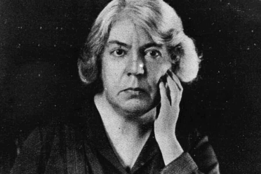 Chi era Grazia Deledda, la Nobel dimenticata