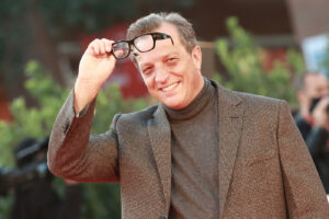 Gabriele Muccino esordisce nelle serie tv: “A casa tutti bene” cambia cast ma non la storia