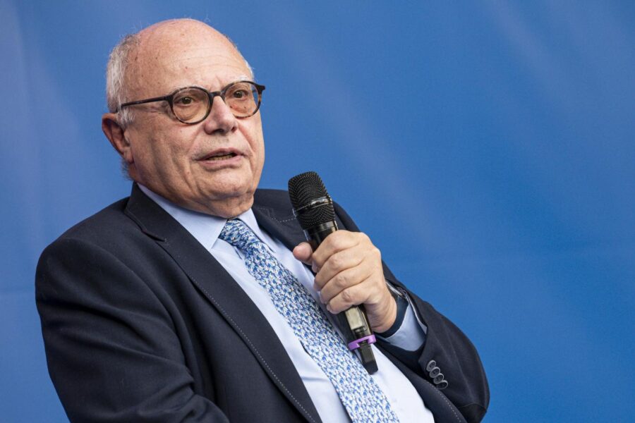 Perché Massimo Galli è indagato, cosa viene contestato all’infettivologo