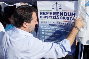 Il fango dei media su Morisi per colpire Salvini e i referendum sulla giustizia