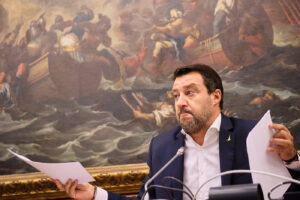 Salvini rosica e prova a sabotare Draghi, un altro ‘Papeete’ per il leader della Lega dopo la sconfitta alle amministrative