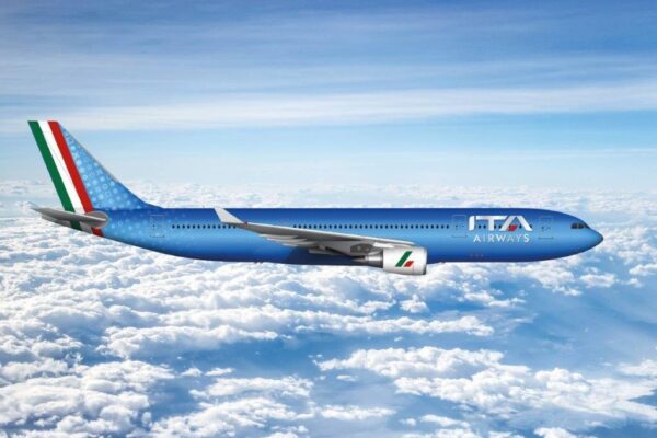 Foto Ufficio Stampa ITA/LaPresse
15 ottobre 2021 – Roma, Italia
Cronaca
Nasce oggi la Nuova Compagnia di bandiera italiana ITA Airways, un vettore aereo efficiente ed innovativo, che mette al centro della propria strategia i clienti (attraverso una forte digitalizzazione dei processi e personalizzazione dei servizi) e la sostenibilità ambientale (nuovi aerei a ridotto impatto ambientale e tecnologicamente avanzati), anche nei piani e nei processi interni di governance. 

DISTRIBUTION FREE OF CHARGE – NOT FOR SALE