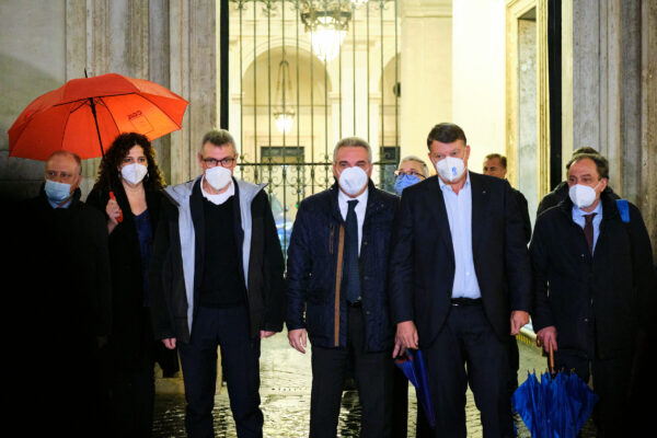 Foto Mauro Scrobogna /LaPresse
26-10-2021 Roma, Italia
Politica
Chigi – incontro governo sindacati
Nella foto: i sindacalisti CGIL CISL UIL Maurizio Landini, Pierpaolo Bombardieri e Luigi Sbarra escono dal palazzo del Governo 

Photo Mauro Scrobogna /LaPresse
October 26, 2021  Rome, Italy
Politics
Chigi – union government meeting
In the photo: the trade unionists CGIL CISL UIL Maurizio Landini, Pierpaolo Bombardieri and Luigi Sbarra leave the government building