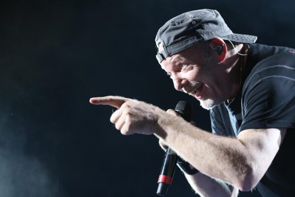 Foto LaPresse – Marco Cantile0307/2015Napoli  (IT)  CronacaLa rockstar italiana Vasco Rossi in concerto allo stadio San Paolo di Napoli dopo 11 anni. Da oltre 10 anni non si svolgeva un concerto al San PaoloNella foto: Vasco Rossi