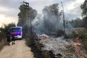 Elezioni ‘di fuoco’ a Latina, incendiata la casa del candidato Pd: “Ho scatenato l’ira di qualche avversario”