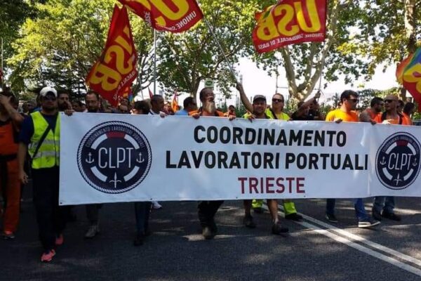 Portuali di Trieste in rivolta, no al Green Pass e anche ai tamponi: “Blocchiamo tutto a oltranza”