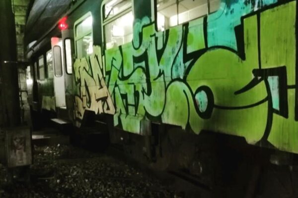 Napoli, deraglia treno della Cumana: attimi di paura per i passeggeri