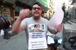 Abusi su ragazzino, dopo 30 anni don Silverio Mura condannato a risarcire Arturo Borrelli Abusi su ragazzino, dopo 30 anni don Silverio Mura condannato a risarcire Arturo Borrelli