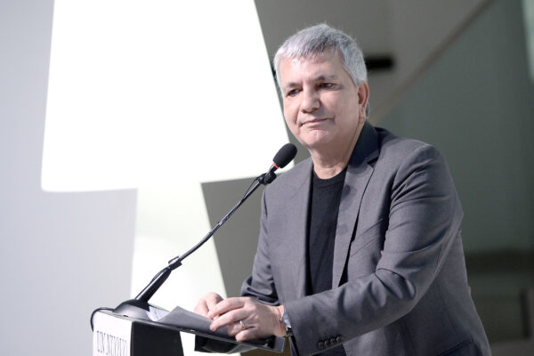 Intervista a Nichi Vendola: “Va rimessa in circolo l’idea politica della speranza per riacchiappare il popolo smarrito” Intervista a Nichi Vendola: “Va rimessa in circolo l’idea politica della speranza per riacchiappare il popolo smarrito”