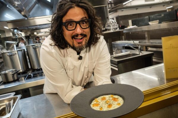 Alessandro Borghese sulla fuga dei giovani chef: “Dopo il Covid nessuno vuole lavorare nella ristorazione”