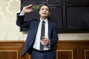 Dal caso Montesi a quello Morisi: dopo oltre mezzo secolo sesso e droga tornano nella polemica politica