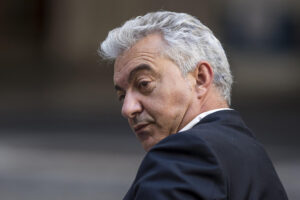 Mascherine false, perché Domenico Arcuri è indagato e cosa rischia l’ex braccio destro di Conte