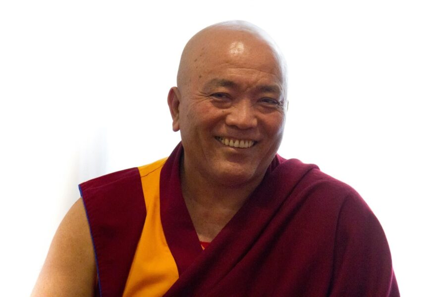 Il monaco buddhista Geshe Tempel incontra i detenuti di Poggioreale