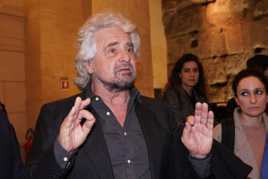 Grillo, il declino è anche social: blog con in conti in rosso rischia la liquidazione per mancanza di pubblicità